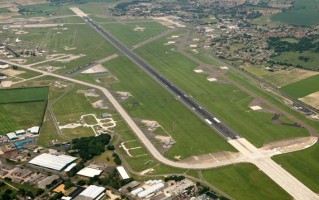 英媒：美空军证实，在三处驻英美军基地上空发现不明身份无人机